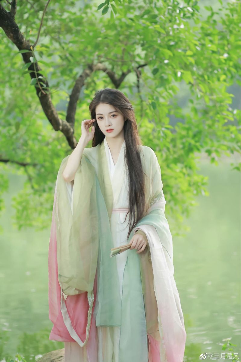 The Revival of Hanfu Culture:Focusing on the Charm of Broken Sleeves in Traditional Chinese Fashion The Revival of Hanfu Culture:Focusing on the Charm of Broken Sleeves in Traditional Chinese Fashion