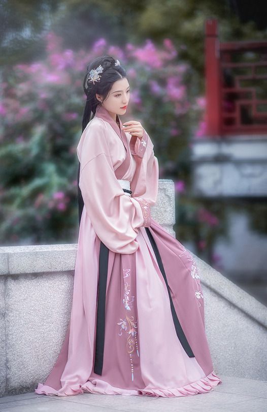 Cao Countys Hanfu Blind Boxes:Unboxing the Traditional Charm of Chinese Cultural Fashion Cao Countys Hanfu Blind Boxes:Unboxing the Traditional Charm of Chinese Cultural Fashion