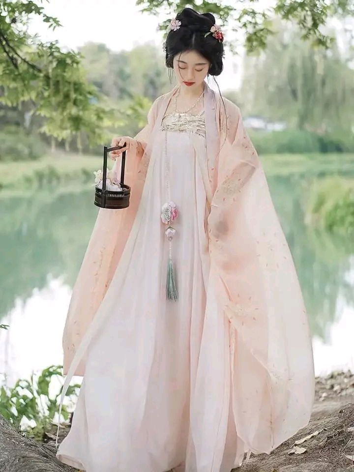 Cosplay in Traditional Chinese Style:The Art of Donning Cheongsam for Cosplay Events Cosplay in Traditional Chinese Style:The Art of Donning Cheongsam for Cosplay Events