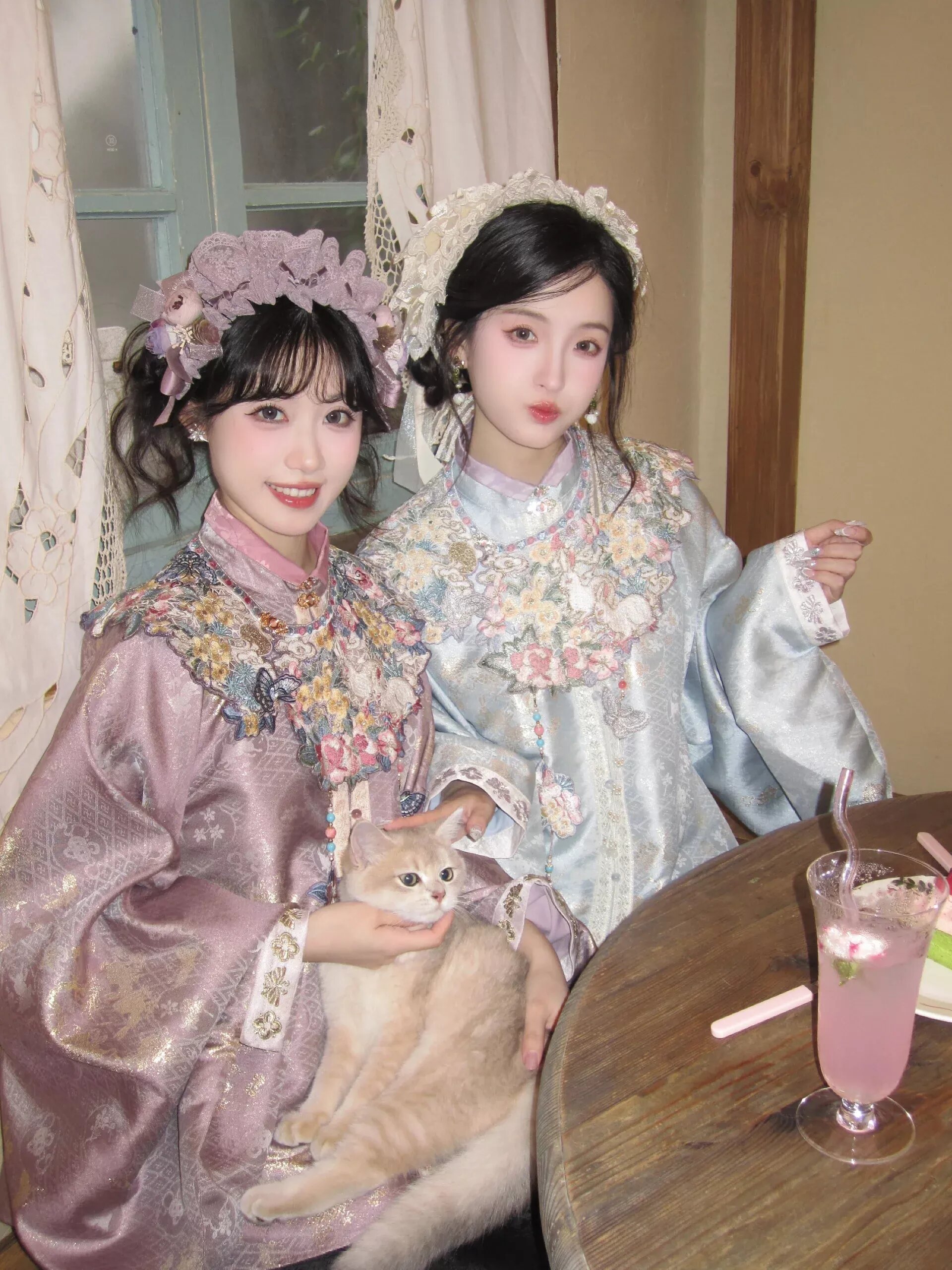 The Splendor of Minghua Tangs Horseface Skirt:A Cultural Journey Through Traditional Chinese Dress The Splendor of Minghua Tangs Horseface Skirt:A Cultural Journey Through Traditional Chinese Dress