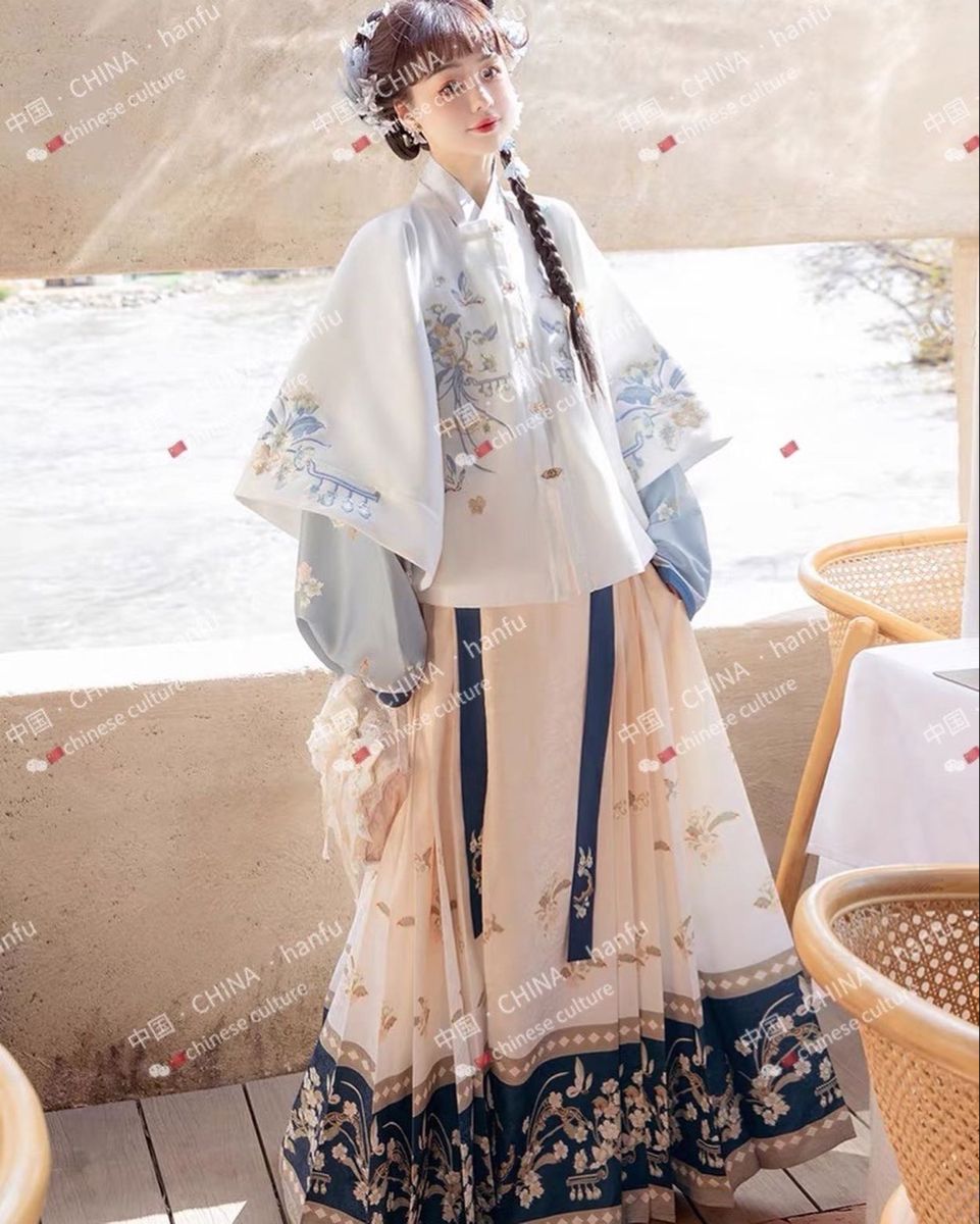 Embroidered Splendor:The Allure of Hanfu Stitched Dress Embroidered Splendor:The Allure of Hanfu Stitched Dress