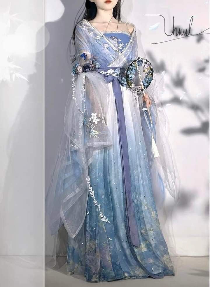 Neo-Chinese Fashion:The Evolution of Traditional Hanfu女装 in Modern Apparel Neo-Chinese Fashion:The Evolution of Traditional Hanfu女装 in Modern Apparel