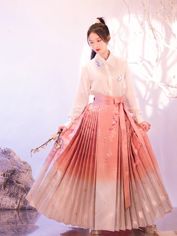 Peacock Blue Cheongsam:A Glimpse into Traditional Chinese Elegance Peacock Blue Cheongsam:A Glimpse into Traditional Chinese Elegance