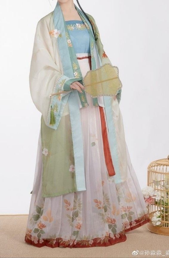 Tang and Hanfu Shoes:A Journey Through Ancient Chinese Footwear Tang and Hanfu Shoes:A Journey Through Ancient Chinese Footwear