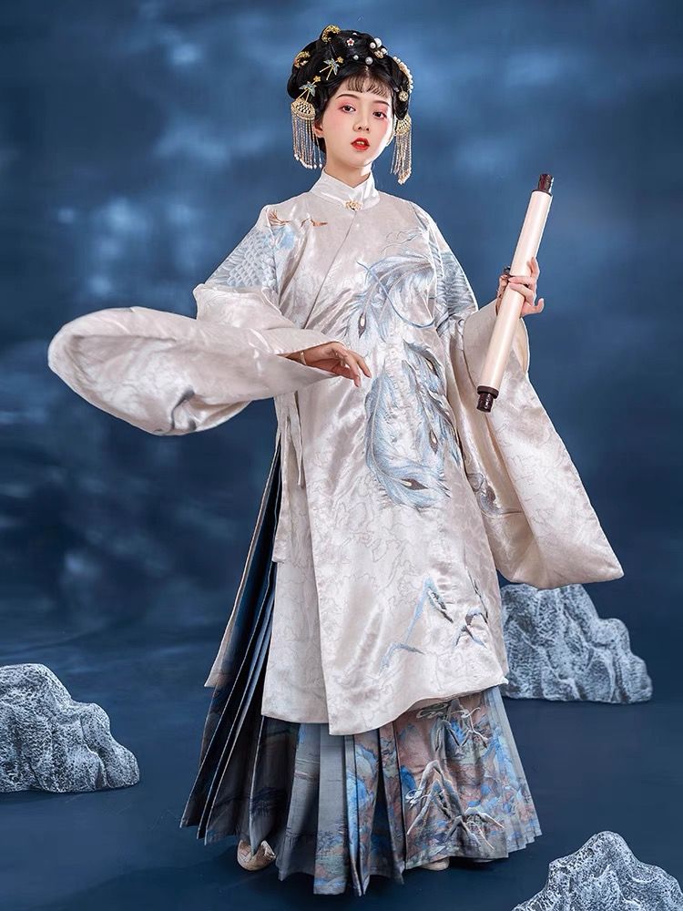 The Dominating Power of Hanfu:A Dark and Bold Journey into Traditional Chinese Elegance The Dominating Power of Hanfu:A Dark and Bold Journey into Traditional Chinese Elegance
