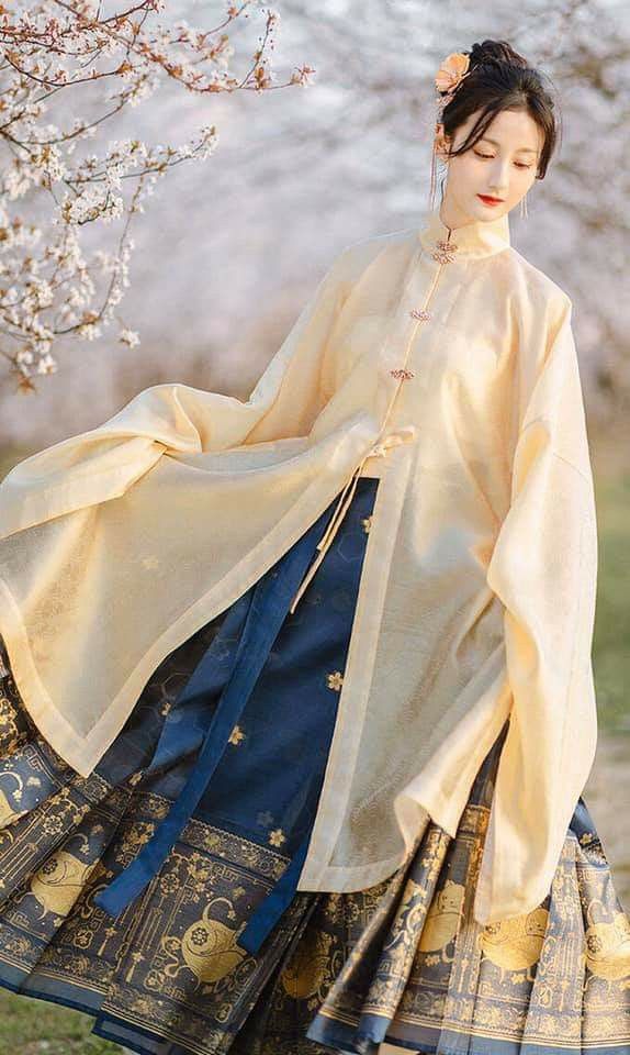 Red Cheongsam Wedding Photos:A Traditional Elegance Red Cheongsam Wedding Photos:A Traditional Elegance