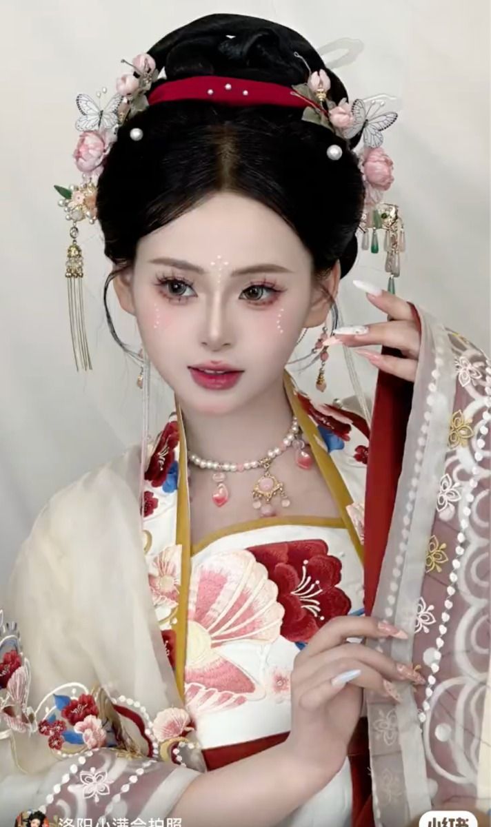 Rabbit-Themed Traditional Chinese Hanfu Fashion:Embracing the Essence of Chinese Culture Rabbit-Themed Traditional Chinese Hanfu Fashion:Embracing the Essence of Chinese Culture
