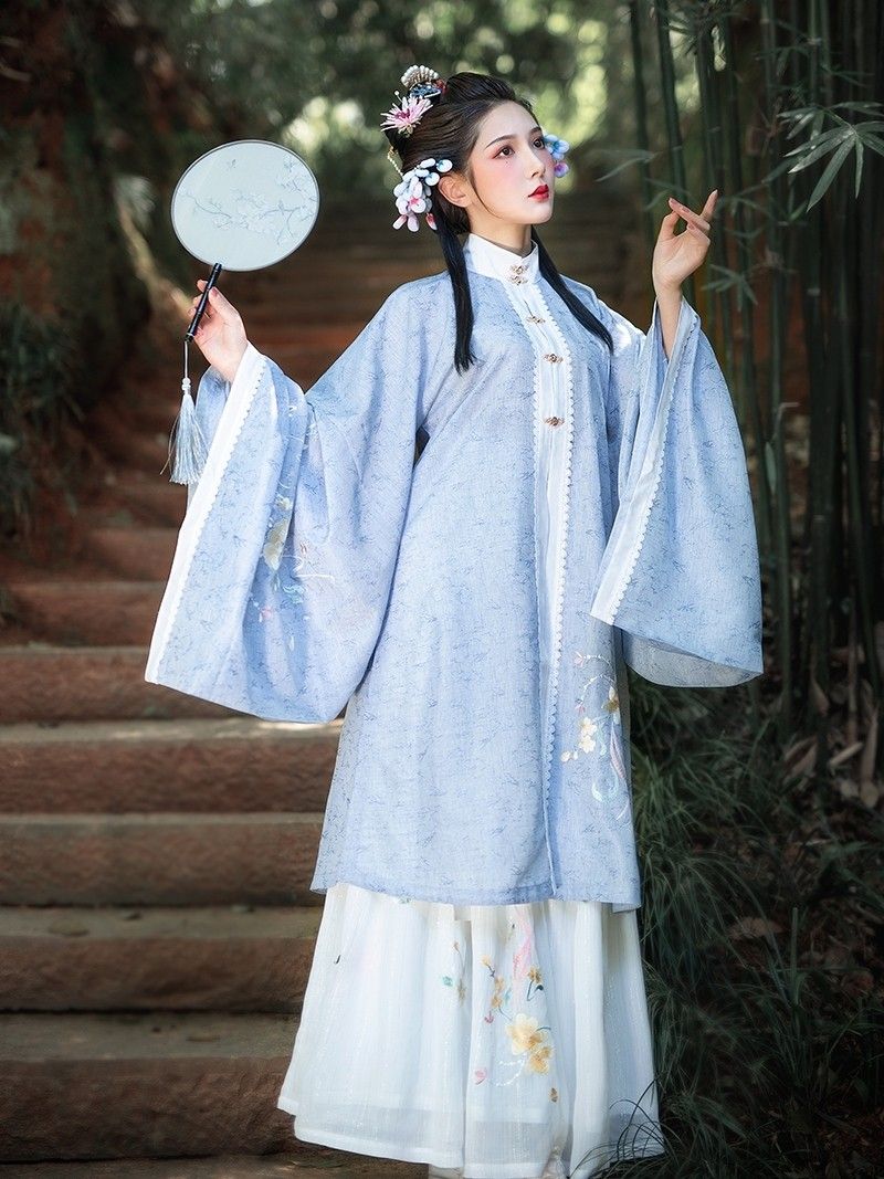 The Enchantment of Classic Dance Qipao:A Glimpse into the World of Cheongsam Dance Costumes The Enchantment of Classic Dance Qipao:A Glimpse into the World of Cheongsam Dance Costumes