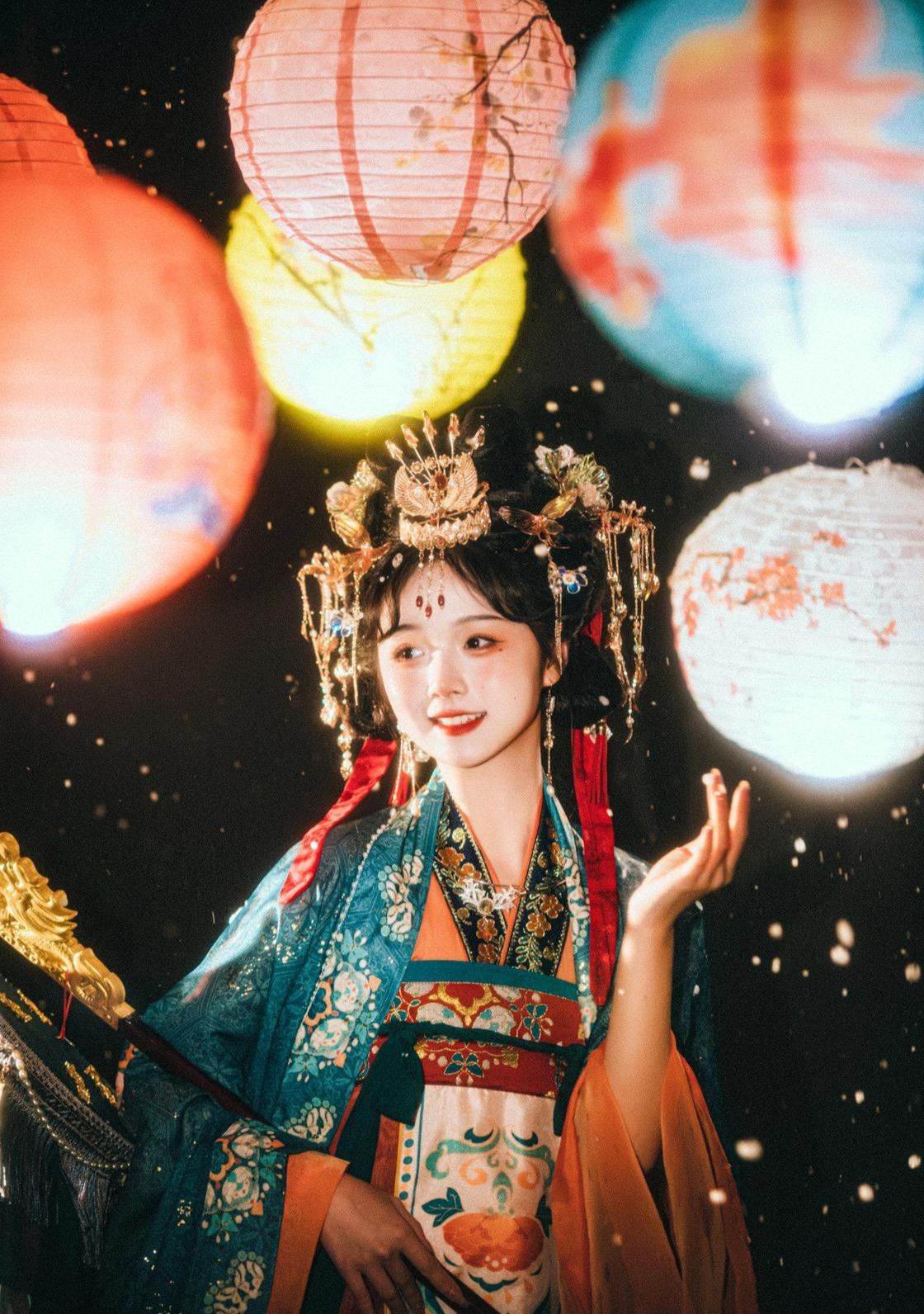 Embracing the Elegance of Cheongsam Accessories:Headdresses and Hair Ornaments Embracing the Elegance of Cheongsam Accessories:Headdresses and Hair Ornaments