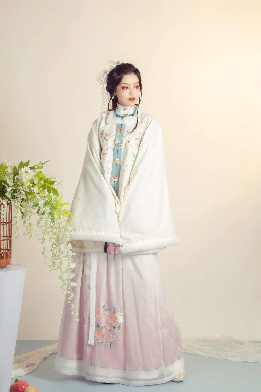 Plus-Size Fashion Revolution:The Revival of Cheongsam with Modern Chinese Styling for Curvier Women Plus-Size Fashion Revolution:The Revival of Cheongsam with Modern Chinese Styling for Curvier Women