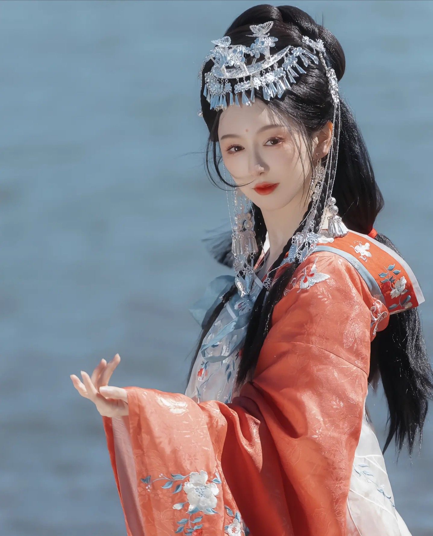 Ethereal Elegance of Hanfu Ear Jewelry:A Journey into Ancient Charm Ethereal Elegance of Hanfu Ear Jewelry:A Journey into Ancient Charm
