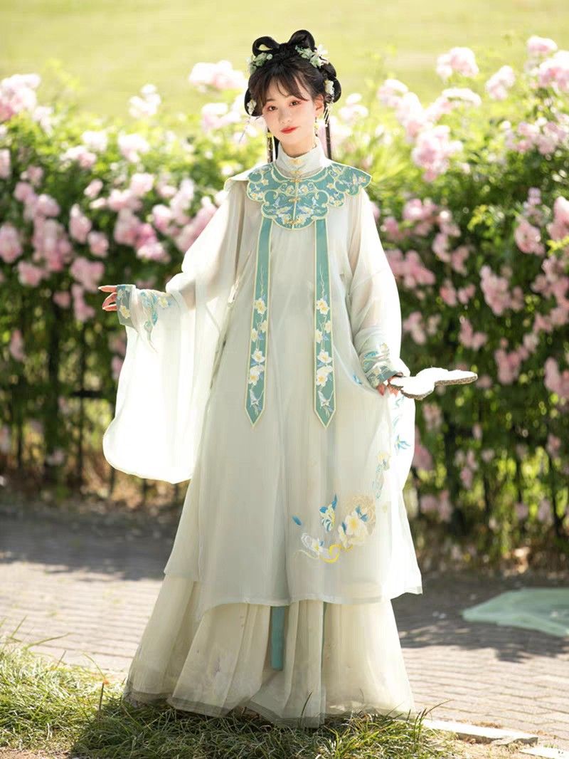 The Short-Style Cheongsam:Embracing Elasticity and Embodying Elegance The Short-Style Cheongsam:Embracing Elasticity and Embodying Elegance