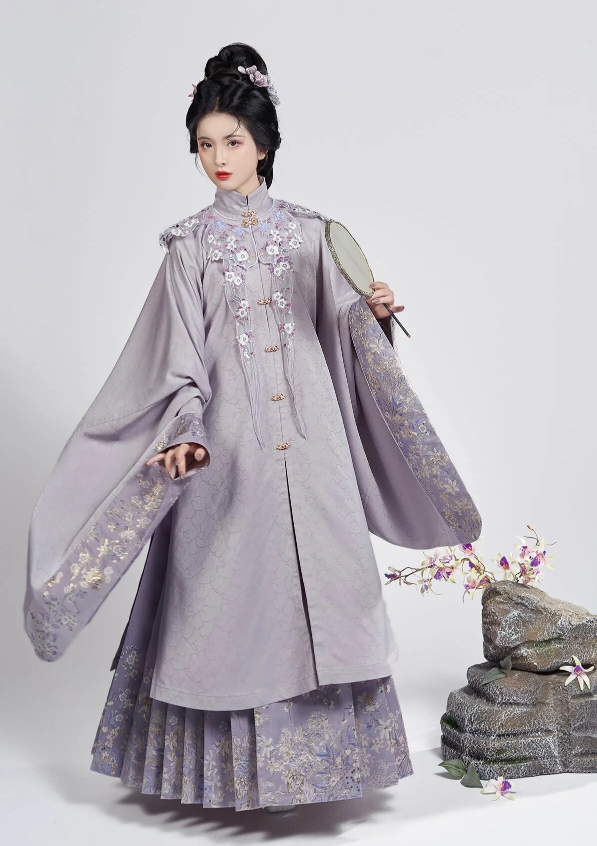 The Garden-Inspired Cheongsam:Embracing the Beauty of Nature in Traditional Chinese Fashion The Garden-Inspired Cheongsam:Embracing the Beauty of Nature in Traditional Chinese Fashion