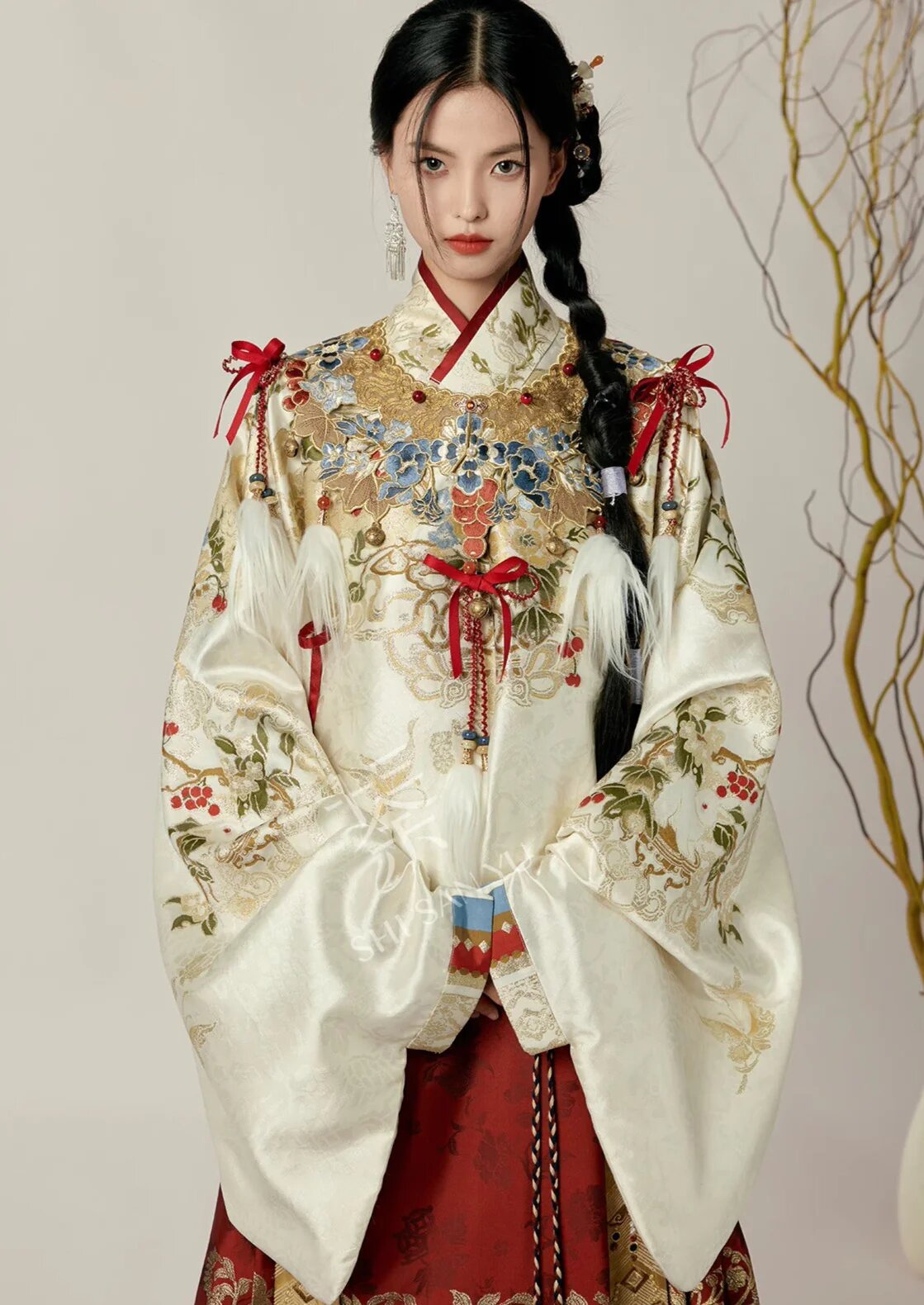 The Intricacies of Hanfu Shoe Lacework The Intricacies of Hanfu Shoe Lacework