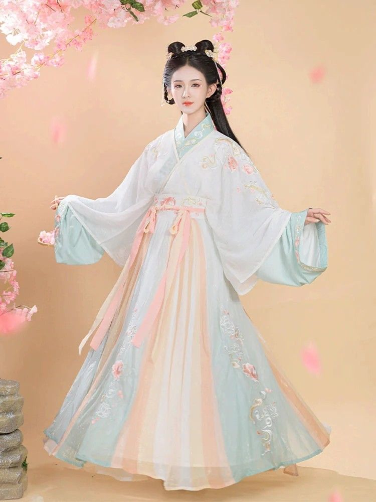 Traditional Charm with Modern Twist:Chinese-Style Tang Suit Young Fashion for Summer Women Traditional Charm with Modern Twist:Chinese-Style Tang Suit Young Fashion for Summer Women