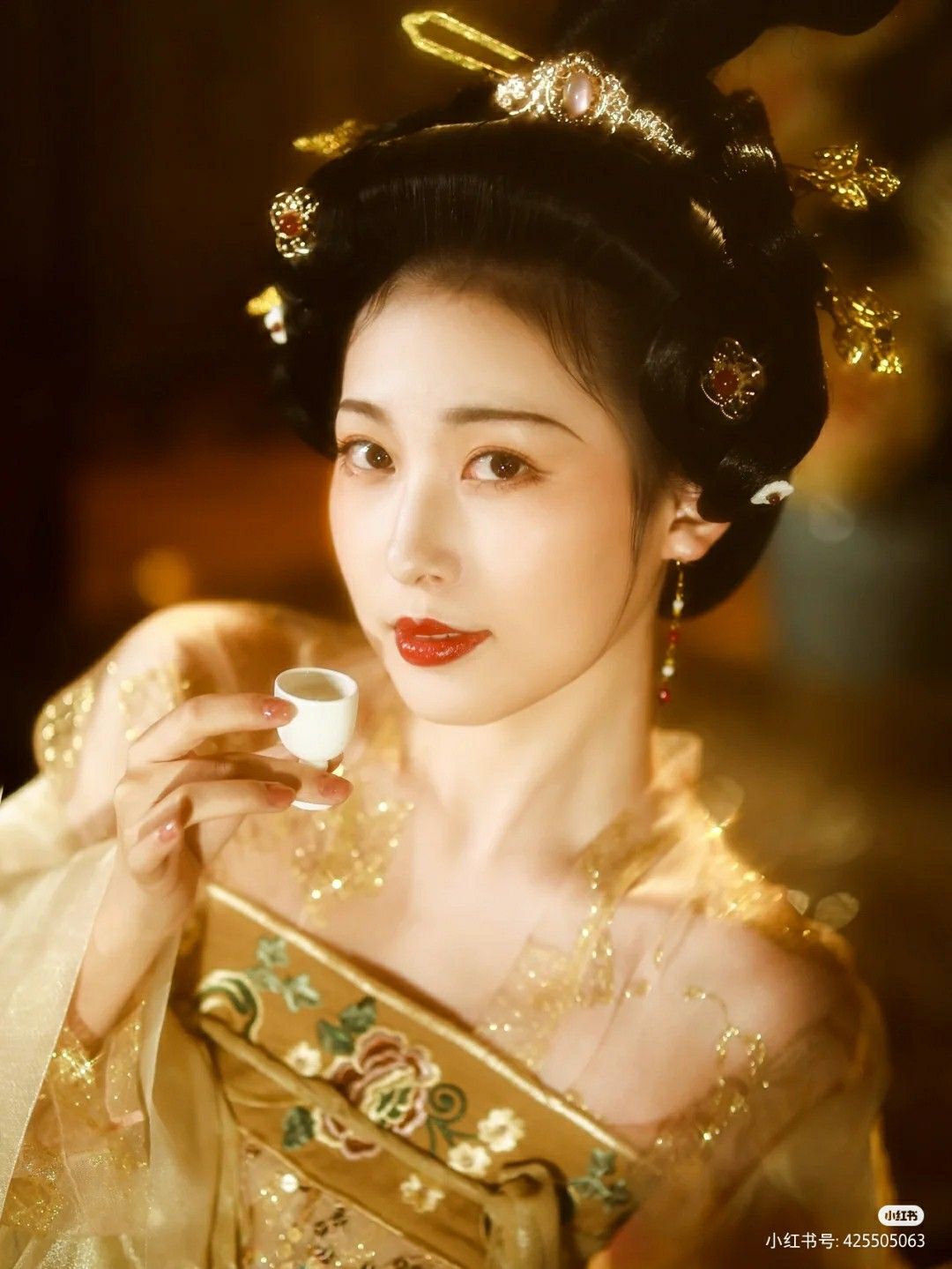 Enhanced Traditional Hanfu Two-Piece Set:A Modern Evolution of Ancient Elegance Enhanced Traditional Hanfu Two-Piece Set:A Modern Evolution of Ancient Elegance