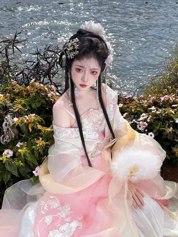 Summer Fashion:The Rise of Hanfu for Modern Women Summer Fashion:The Rise of Hanfu for Modern Women