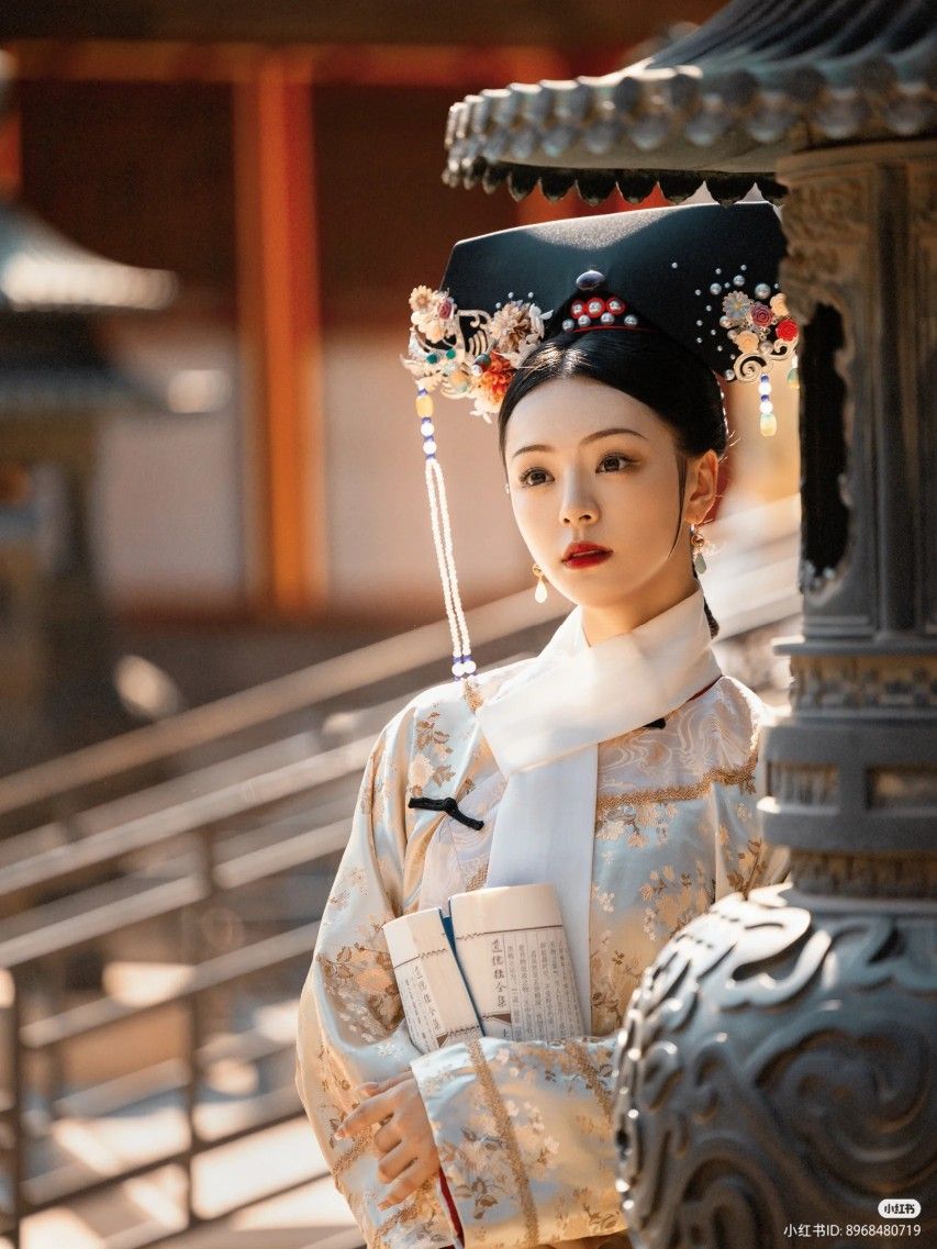 Tallish in a Mid-Length Cheongsam:The Guide for Short and Petite Women Tallish in a Mid-Length Cheongsam:The Guide for Short and Petite Women