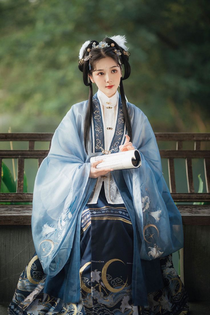 Traditional Chinese-Style Skirt:The Charm of Ma-Face Skirt Traditional Chinese-Style Skirt:The Charm of Ma-Face Skirt