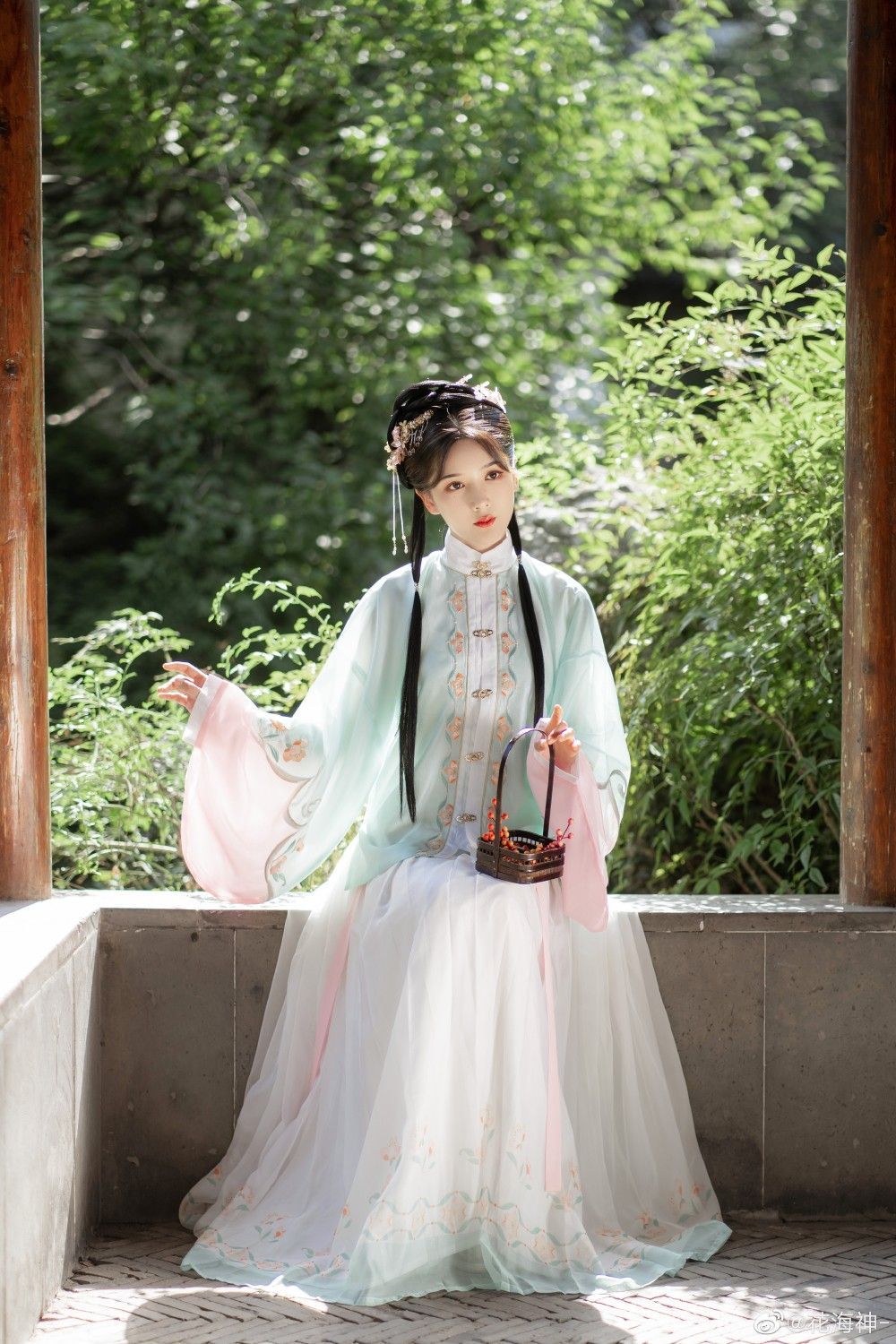 Giant Kids Hanfu Fashion for Girls Size 180cm Giant Kids Hanfu Fashion for Girls Size 180cm