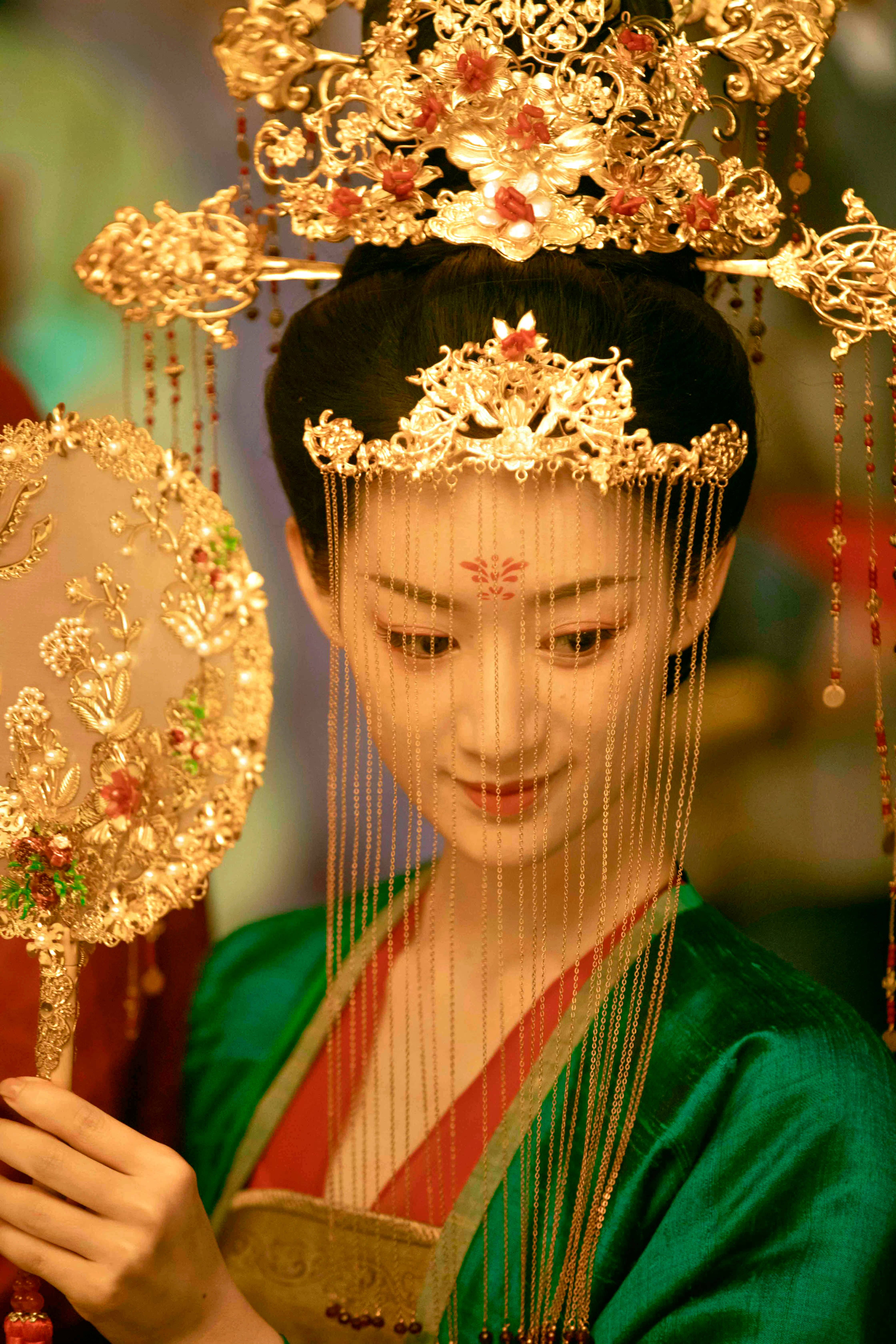 The Journey of a Little Girl in Traditional Hanfu Clothing The Journey of a Little Girl in Traditional Hanfu Clothing
