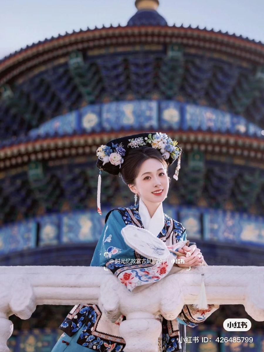 The Allure of a Black-Clad,Dominant汉服Female The Allure of a Black-Clad,Dominant汉服Female