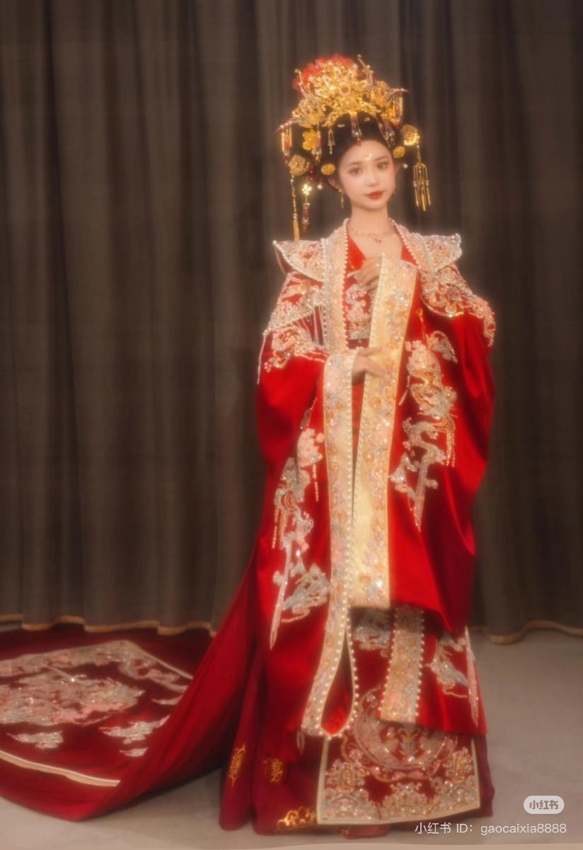 Baby in Traditional Chinese Hanfu Costume:A Glimpse into the Past Baby in Traditional Chinese Hanfu Costume:A Glimpse into the Past