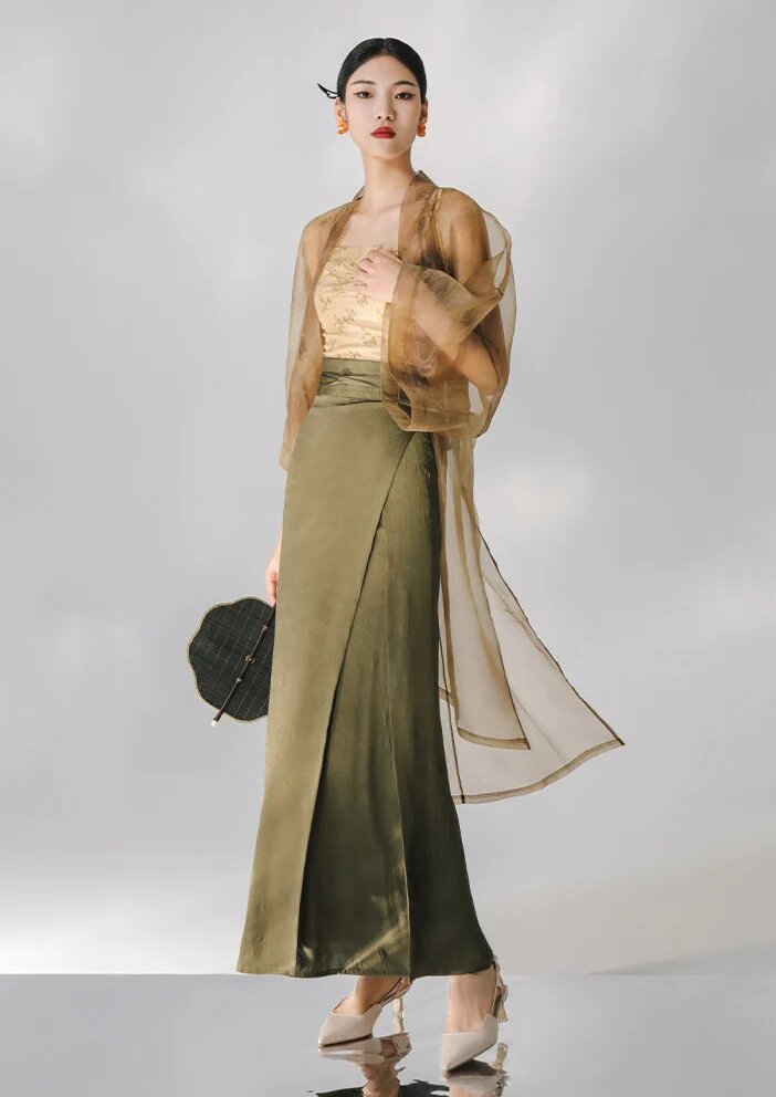 Elegant Womens Black Gold Horseface Skirt Ensemble A Fashion Statement Elegant Womens Black Gold Horseface Skirt Ensemble A Fashion Statement