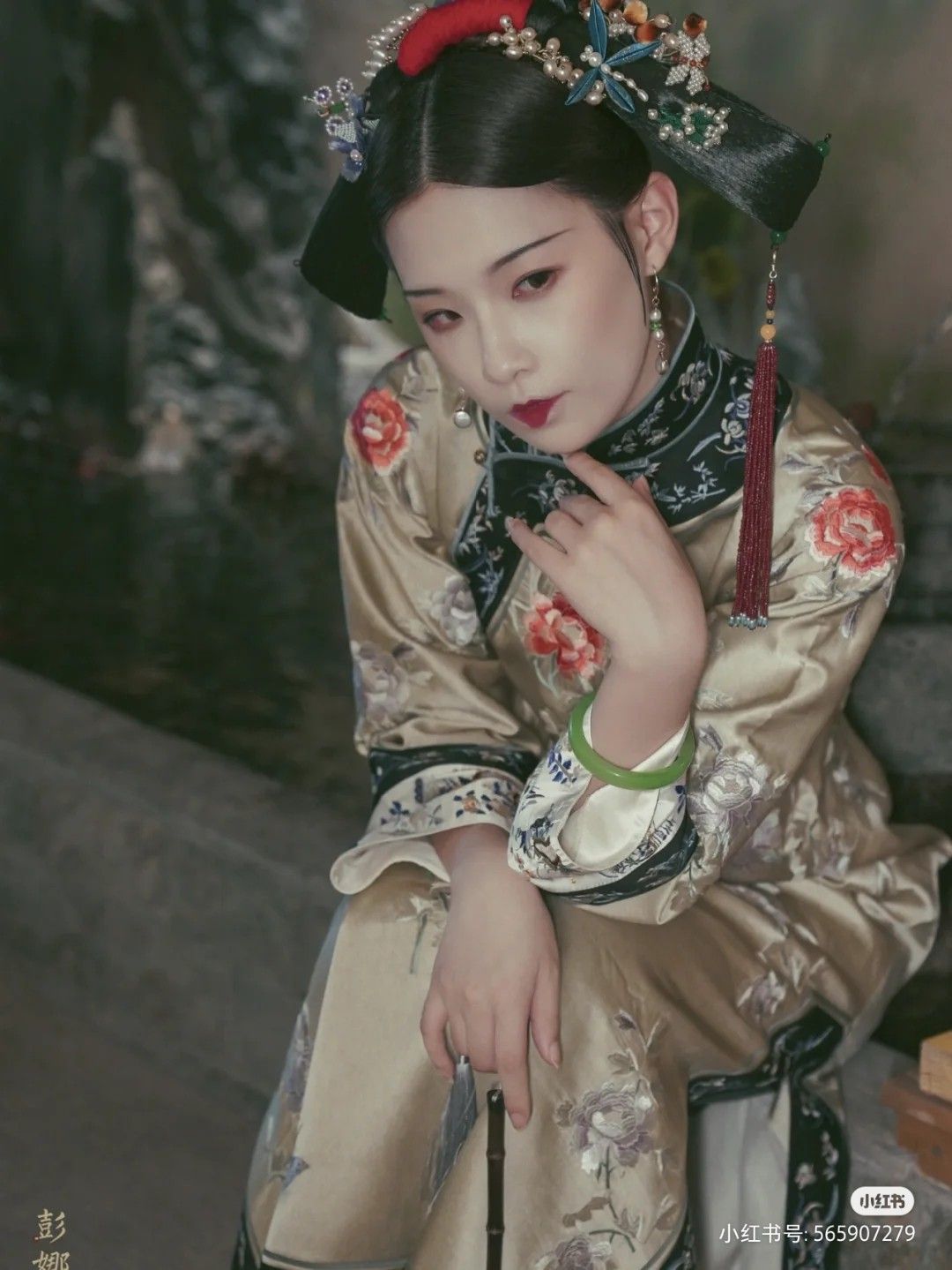 Ethereal Town:Original Hanfu Fashion in the Mist of Rain Ethereal Town:Original Hanfu Fashion in the Mist of Rain
