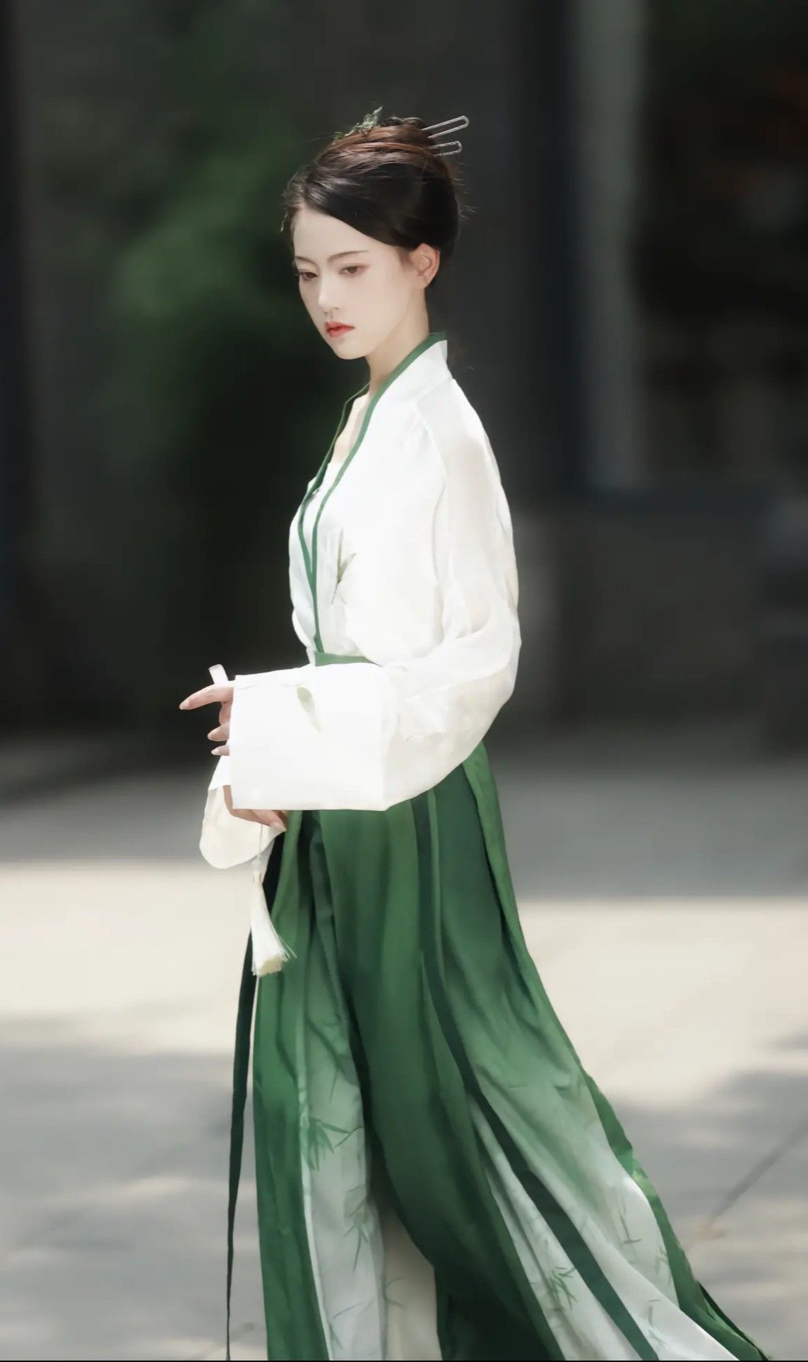 Winter Cheongsam Shawls:A Blend of Tradition and Warmth Winter Cheongsam Shawls:A Blend of Tradition and Warmth