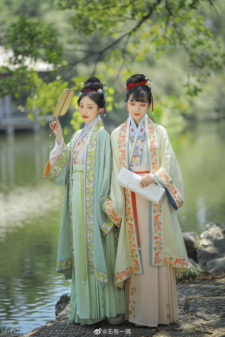 The Enchantment of Traditional Tang Costumes:A Girls Journey Through Time The Enchantment of Traditional Tang Costumes:A Girls Journey Through Time