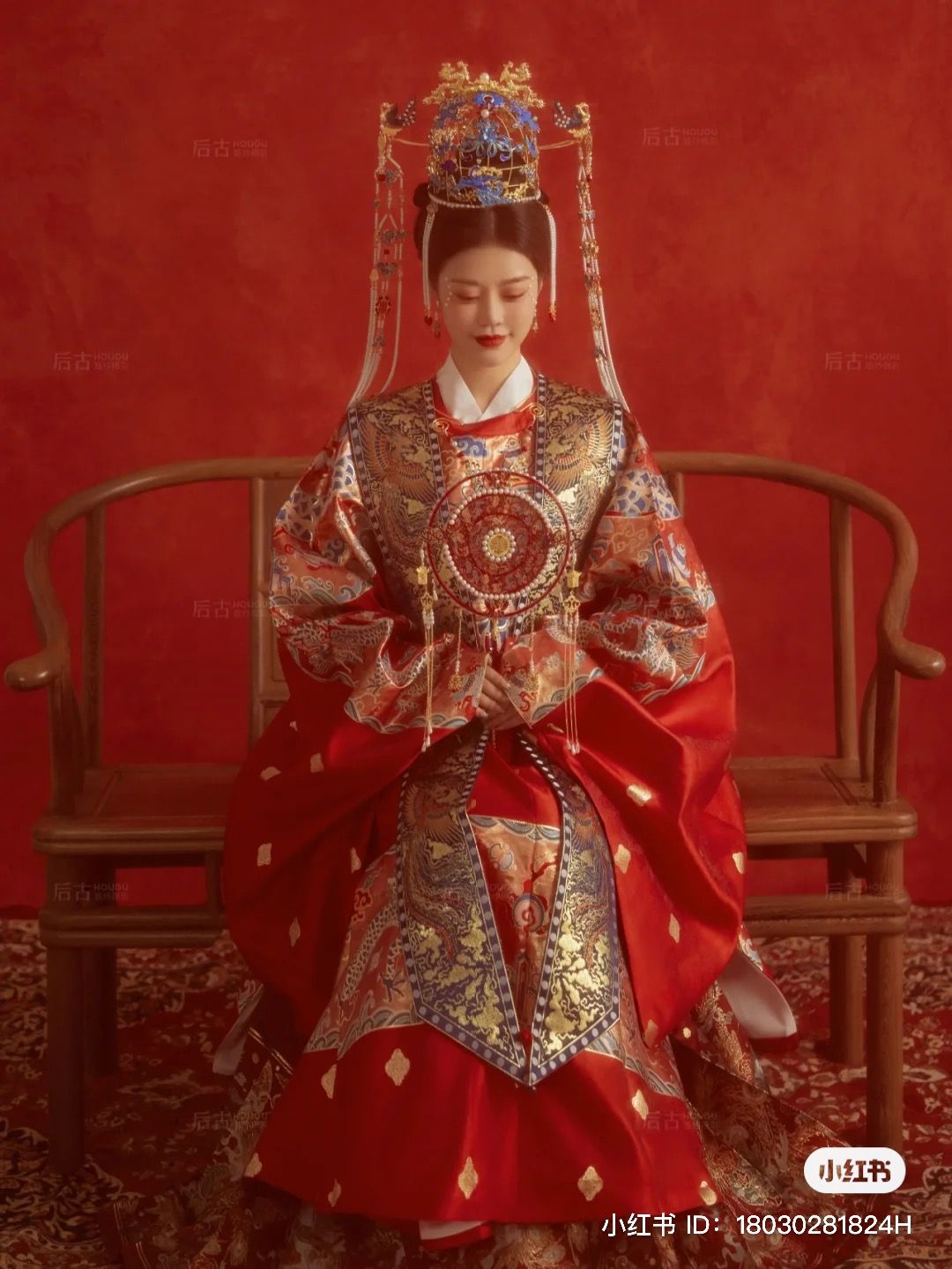 A Dream Within a Veil:The Elegance of Hanfu Fashion A Dream Within a Veil:The Elegance of Hanfu Fashion