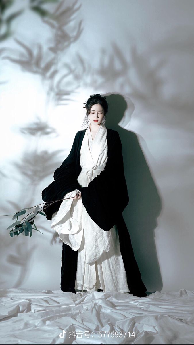Summer Cheongsam Women:Embracing Tradition in the Heat Summer Cheongsam Women:Embracing Tradition in the Heat