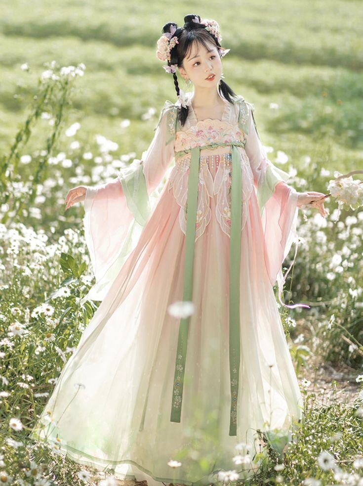 Hanfu Costume Accessories:The Enigma of Lantern Lighting Hanfu Costume Accessories:The Enigma of Lantern Lighting
