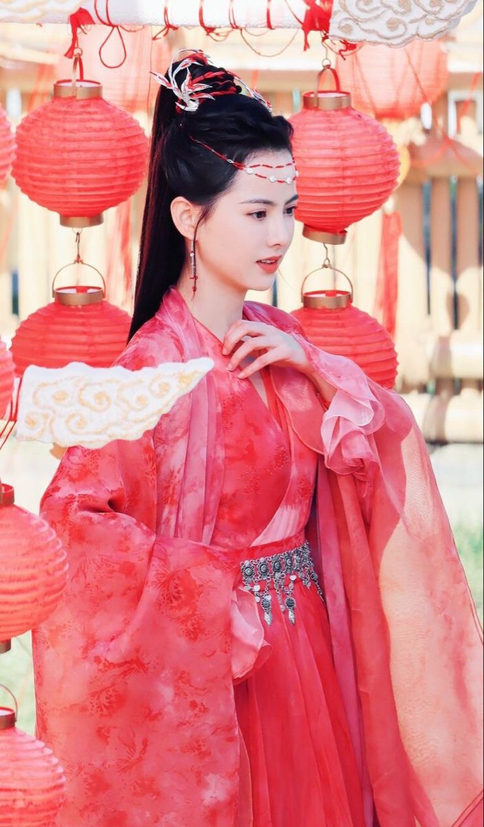 Flying to the Skies in the Splendor of Dunhuang Hanfu:A Journey Through Time Flying to the Skies in the Splendor of Dunhuang Hanfu:A Journey Through Time