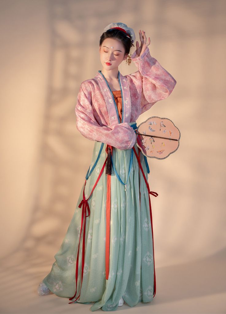 The Cheongsam:A Glance at the Feminine Charm of Qipao for Baby Girls The Cheongsam:A Glance at the Feminine Charm of Qipao for Baby Girls