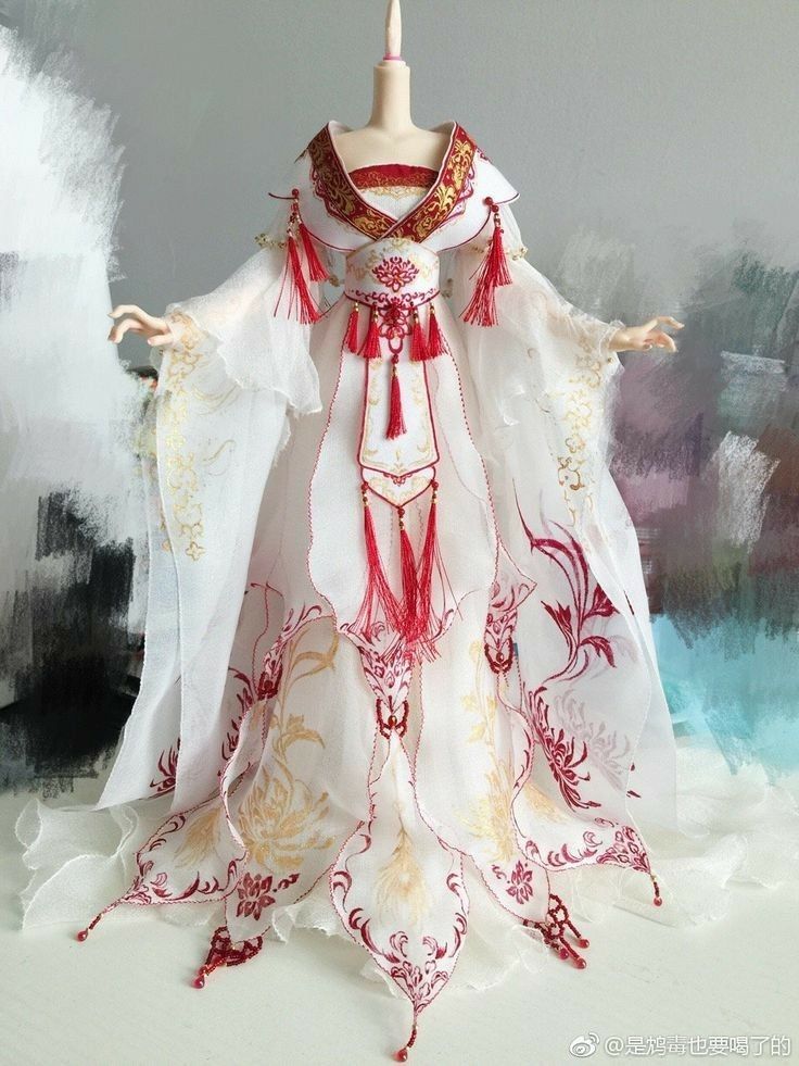 Charming and Elegant Petite Women in Cheongsam:The Essence of Traditional Beauty Charming and Elegant Petite Women in Cheongsam:The Essence of Traditional Beauty