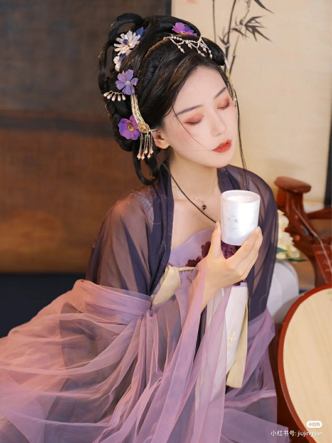 Chinese-Style Skirt:The Enchantment of Ma Mian Qun Half-Skirt with Traditional Charm) Chinese-Style Skirt:The Enchantment of Ma Mian Qun Half-Skirt with Traditional Charm)