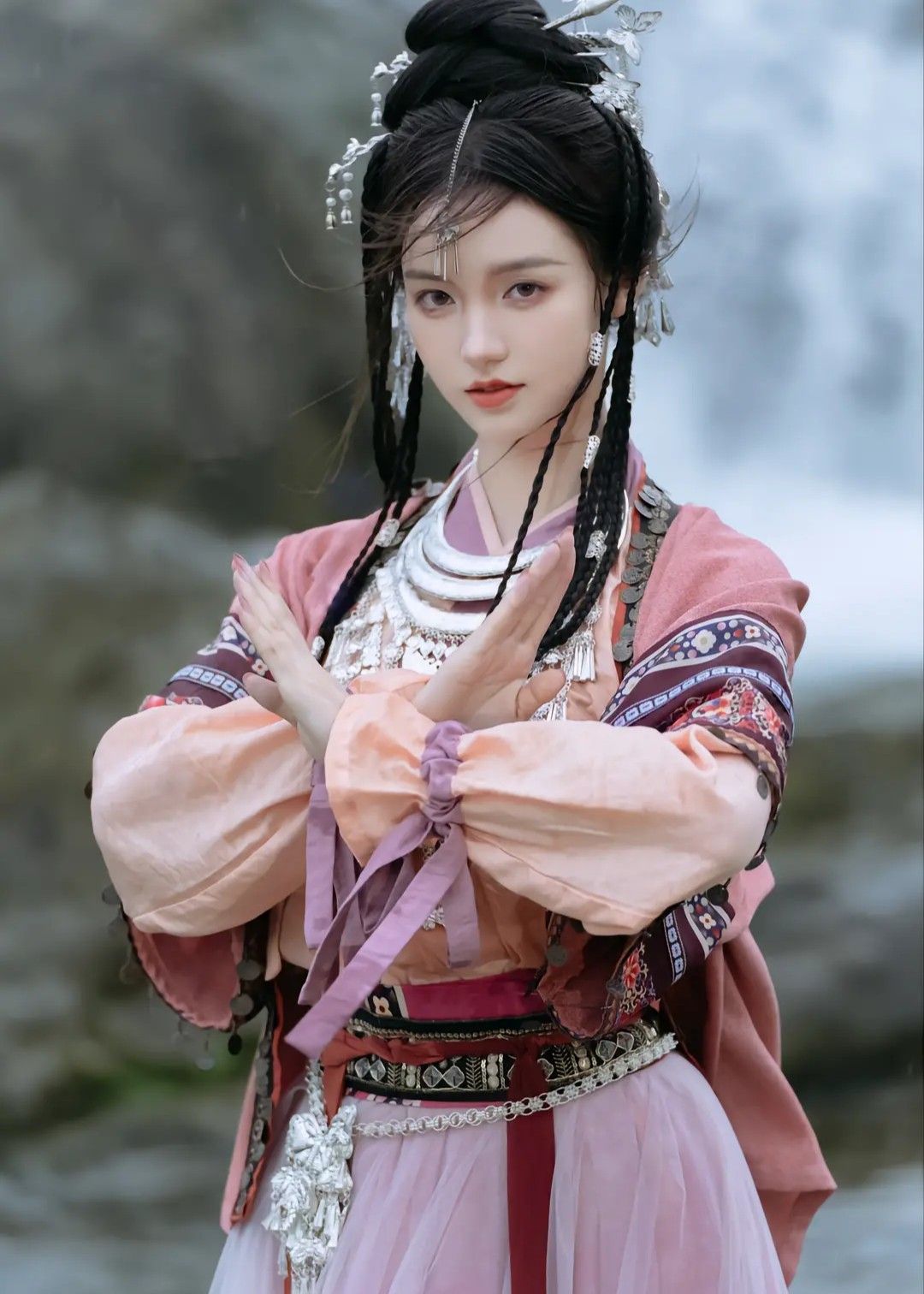 Elegant Girls Hanfu Costume Sets:Embracing Traditional Beauty in Modern Times Elegant Girls Hanfu Costume Sets:Embracing Traditional Beauty in Modern Times