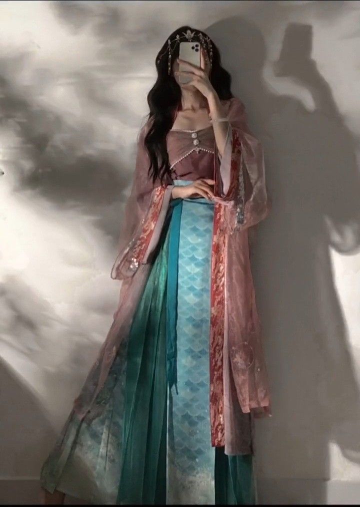 Latest Trends in Short-Style Hanfu Han Chinese Traditional Clothing) Latest Trends in Short-Style Hanfu Han Chinese Traditional Clothing)