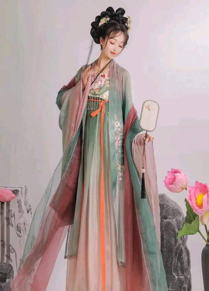 Vintage-Style Light Coffee-Color Cheongsam:A Blend of Tradition and Modernity Vintage-Style Light Coffee-Color Cheongsam:A Blend of Tradition and Modernity