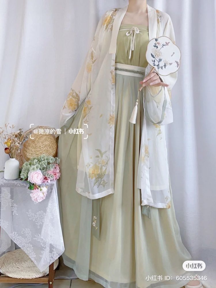 Plus-Size Qipao Revamp:Fashionable Autumn Outfits for Curvier Women Plus-Size Qipao Revamp:Fashionable Autumn Outfits for Curvier Women