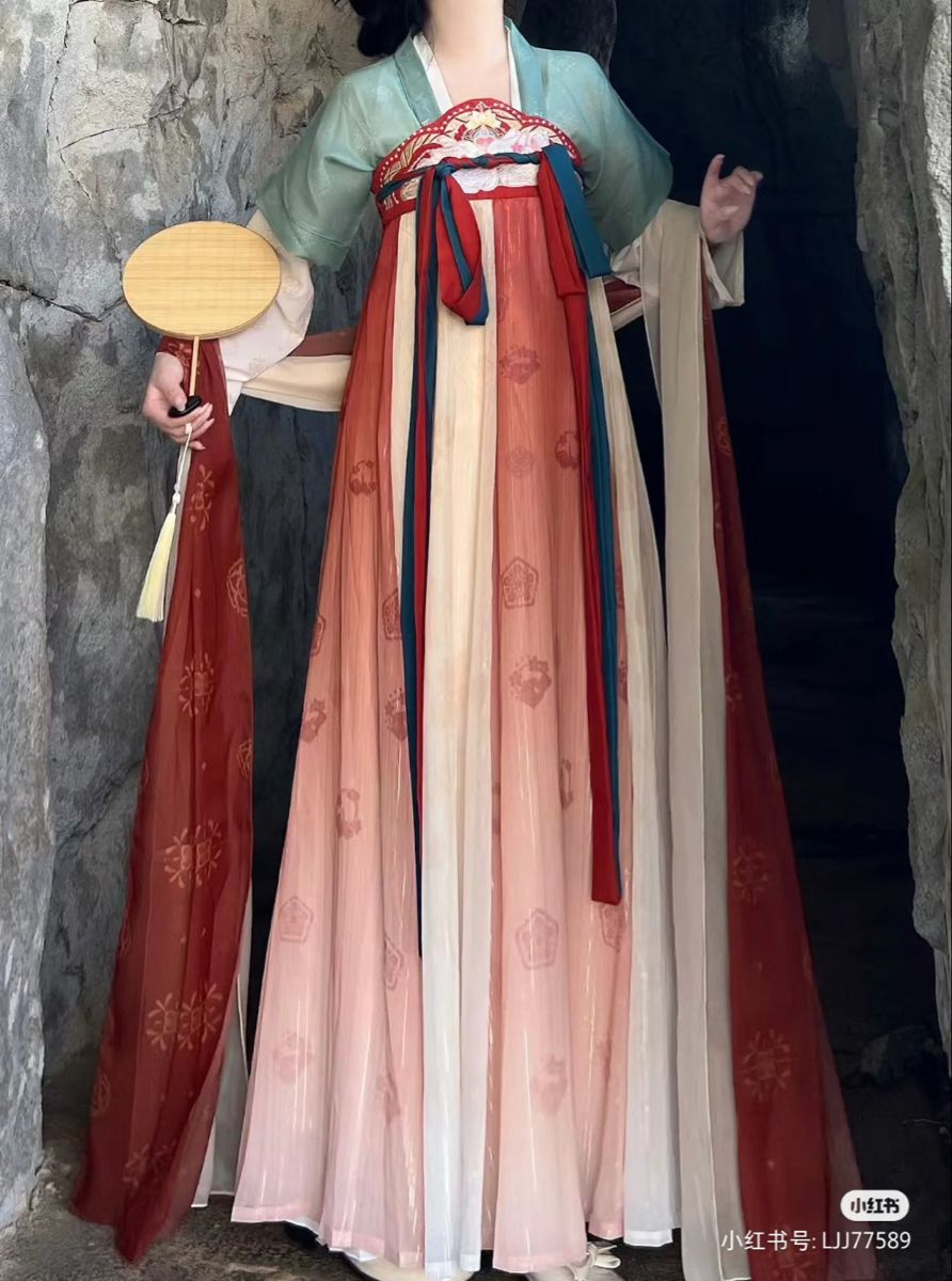 The Splendor of Tang-Style Hanfu:The Red Chest-High Blouse with Skirt The Splendor of Tang-Style Hanfu:The Red Chest-High Blouse with Skirt