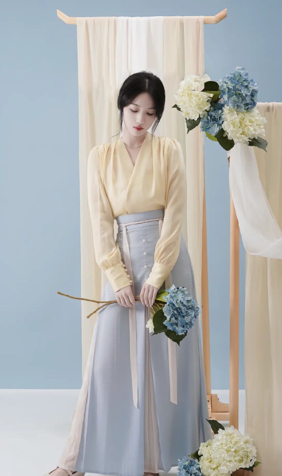 Reinventing Silk Cheongsam:Modern Innovations in Traditional Elegance Reinventing Silk Cheongsam:Modern Innovations in Traditional Elegance