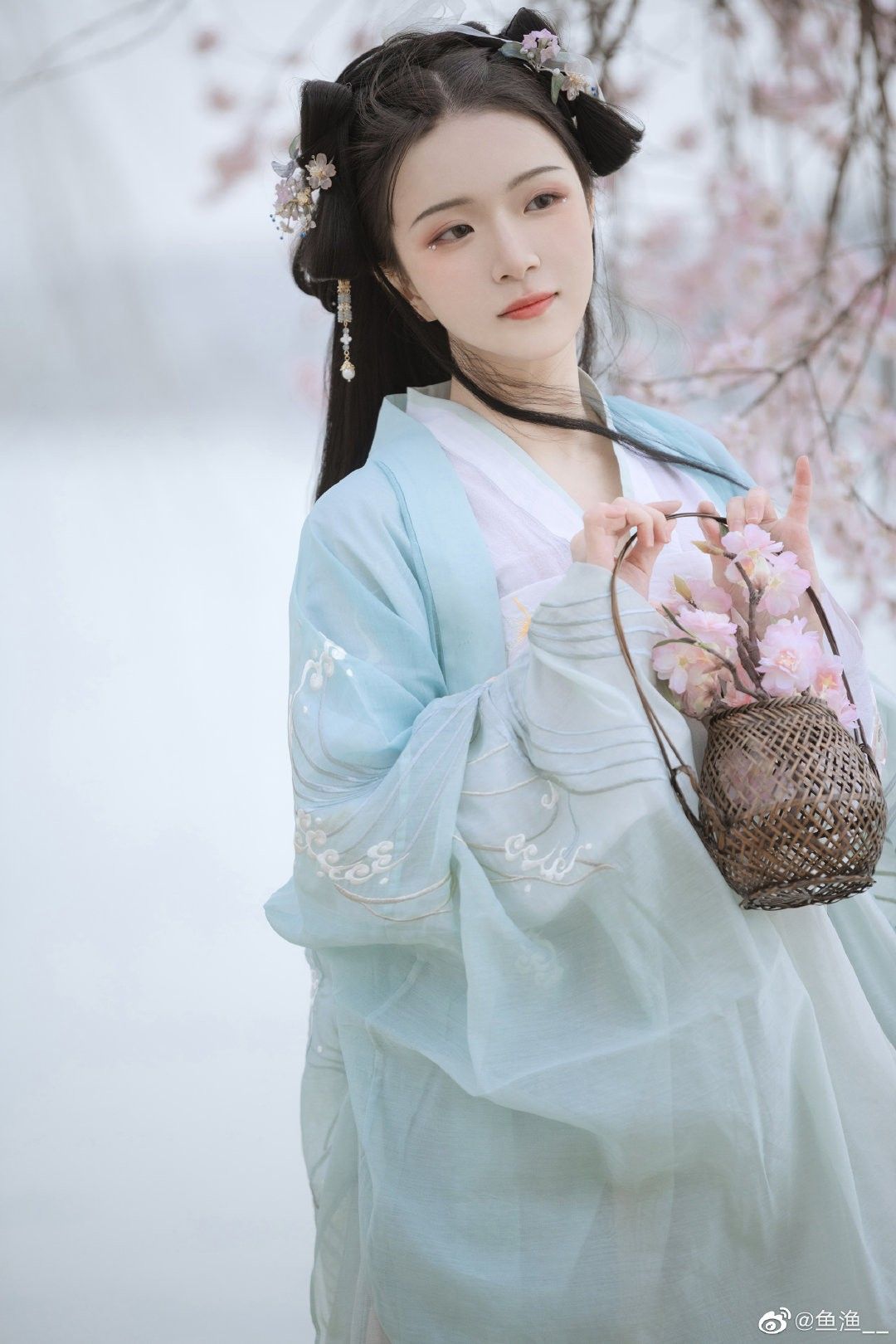 Summer Elegance:The Charm of Genuine Chest-Length Robes and Hanfu Skirts Summer Elegance:The Charm of Genuine Chest-Length Robes and Hanfu Skirts