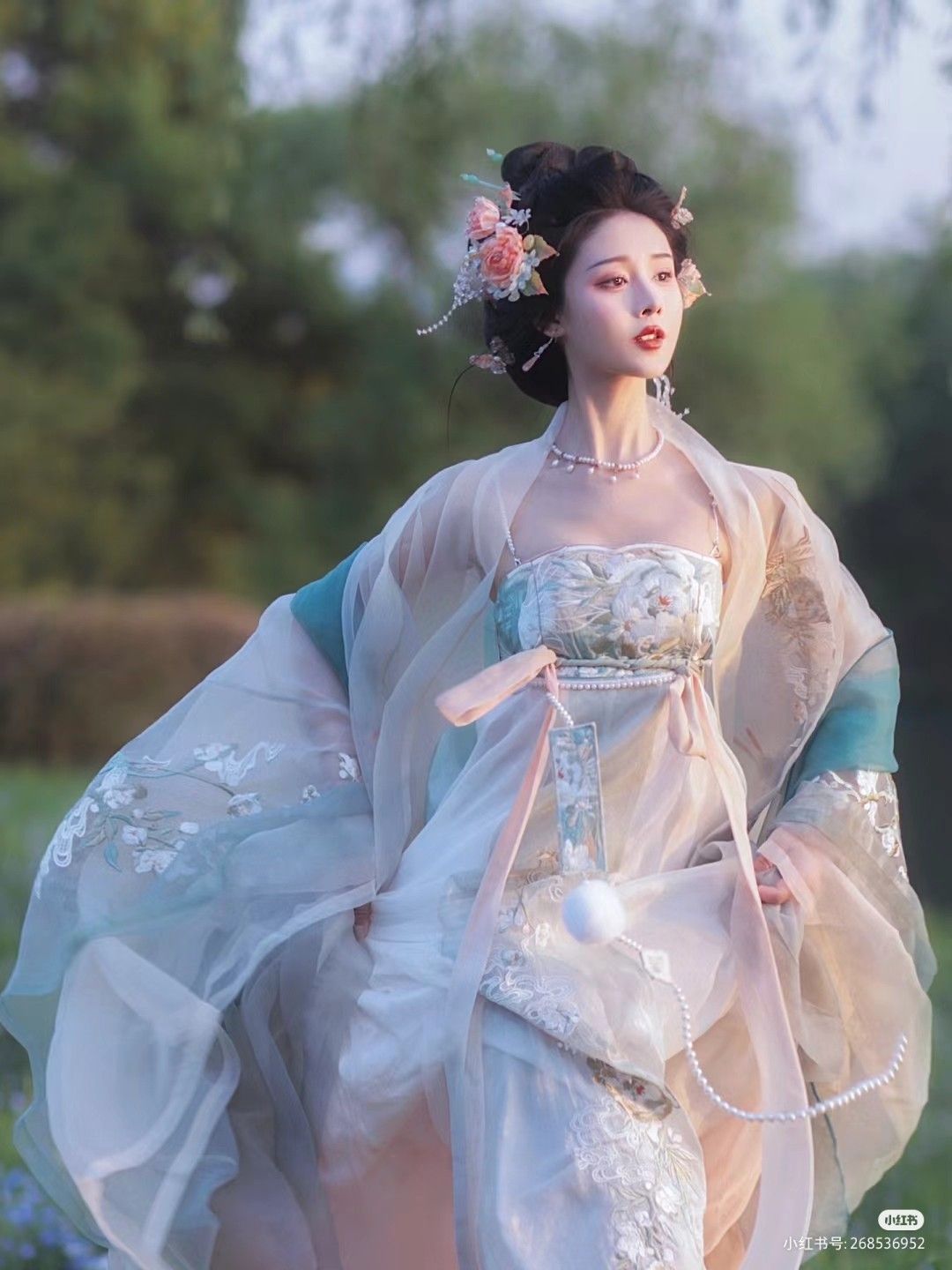 Embracing Modernity in Traditional Hanfu:The Evolution of Daily Life with Modern Hanfu for Women Embracing Modernity in Traditional Hanfu:The Evolution of Daily Life with Modern Hanfu for Women