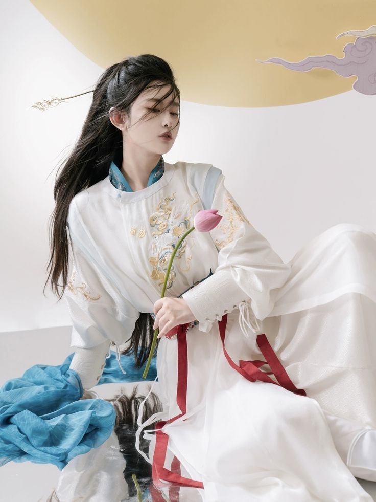 The Ming Dynastys Many Faces:The Cultural Significance of Mingyuan轩s Horse-faced Skirt The Ming Dynastys Many Faces:The Cultural Significance of Mingyuan轩s Horse-faced Skirt