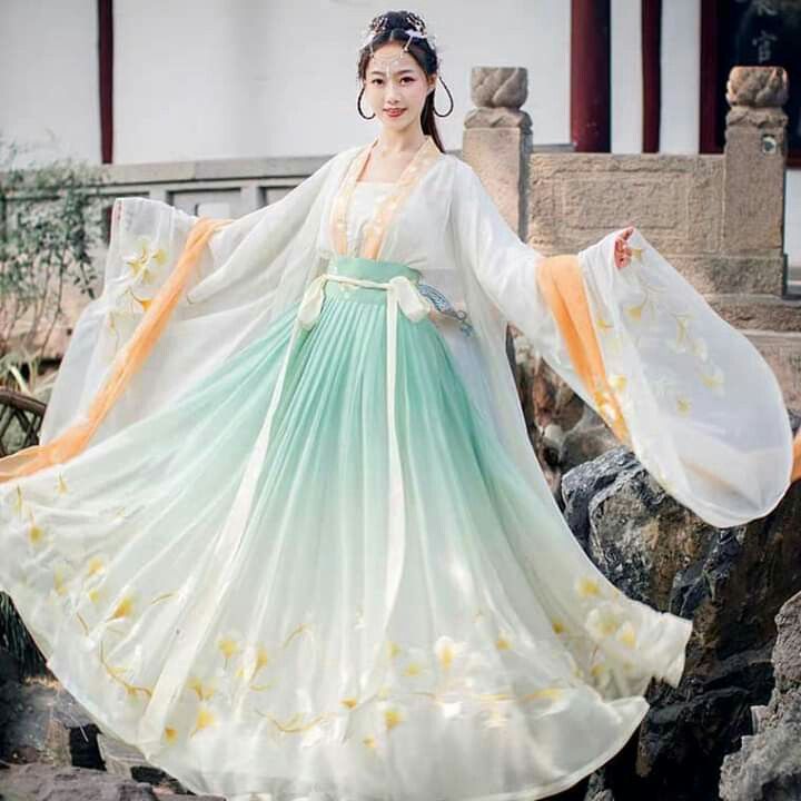 The Enchantment of Hanfu for a Young Girl:A Journey into the World of Eight-Year-Old Hanfu Fashion The Enchantment of Hanfu for a Young Girl:A Journey into the World of Eight-Year-Old Hanfu Fashion