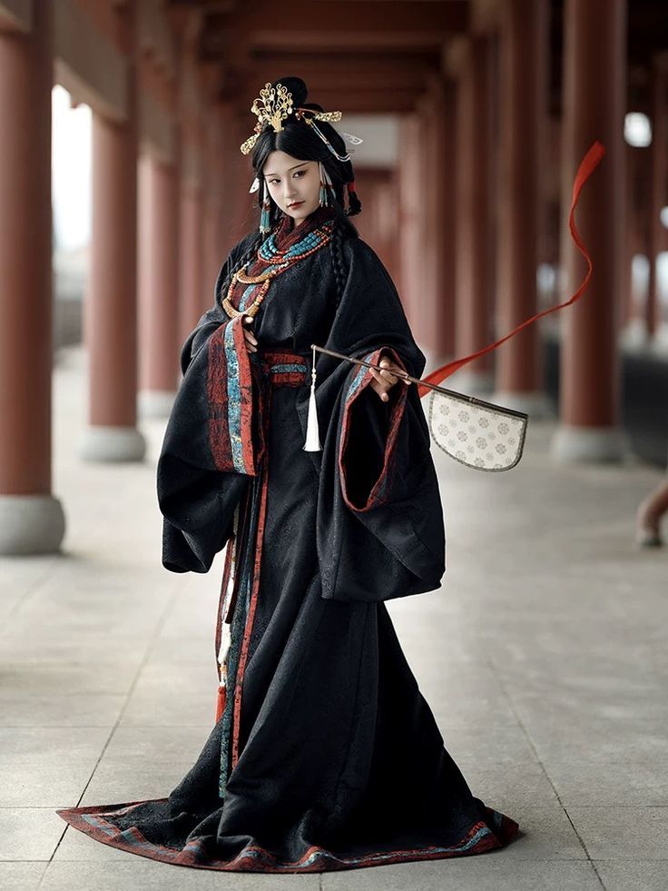 The Rise of Hanfu Cowhorn Bags:A Journey into Traditional Chinese Fashion The Rise of Hanfu Cowhorn Bags:A Journey into Traditional Chinese Fashion