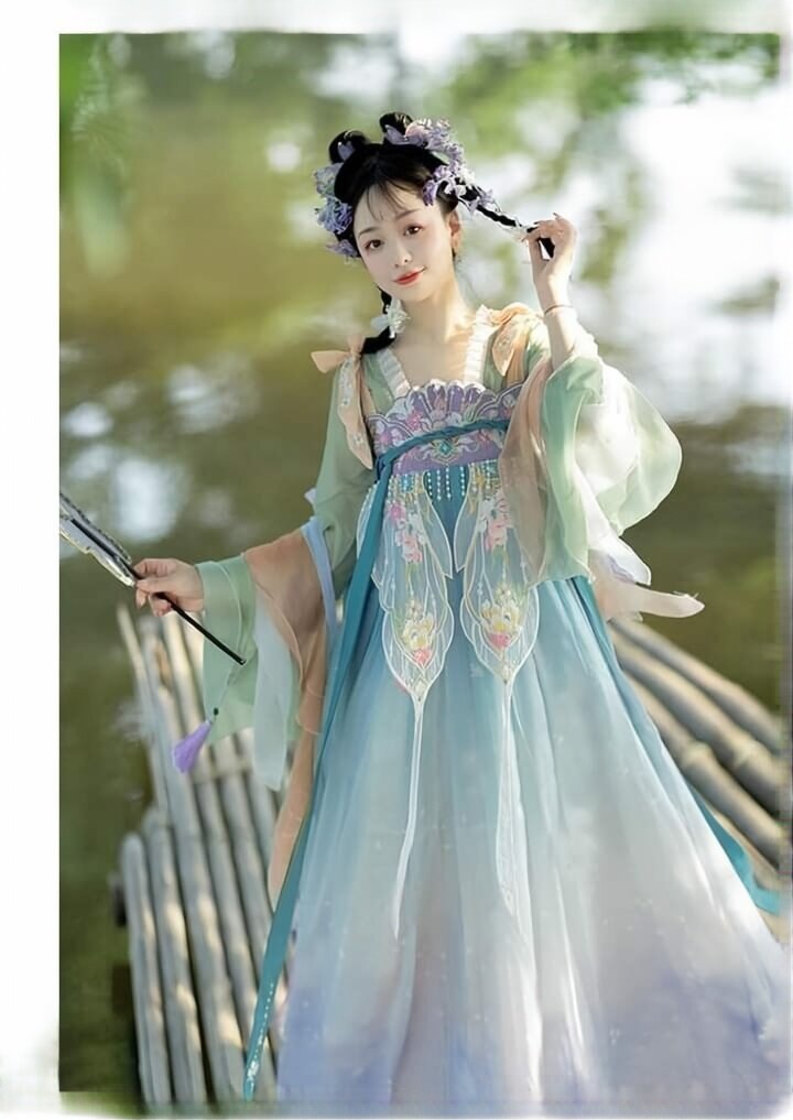 Embracing the New Era:The Latest in Womens Cheongsam Skirts Embracing the New Era:The Latest in Womens Cheongsam Skirts